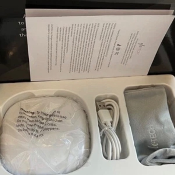 Glo Tech LED Compact Mirror USB & 10X MAG 3 Light Settings White + Onn Powerbank - Picture 5 of 13